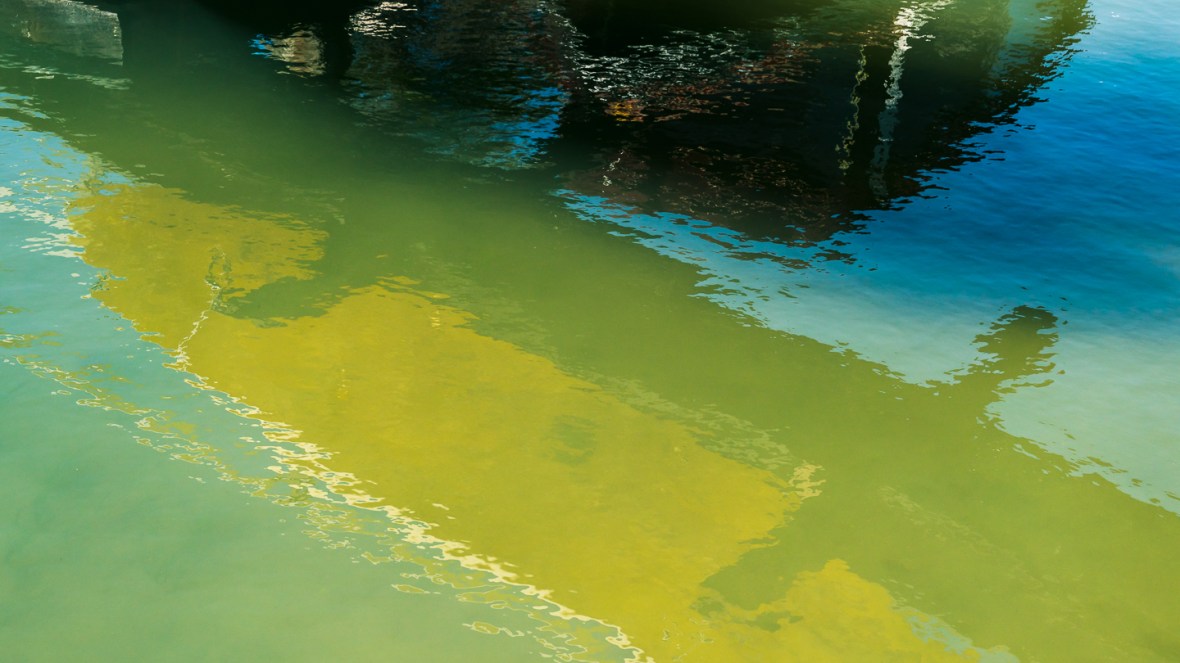 Street and travel photographs of Balboa Island California taken by Mary Catherine Messner for mctravelpics.com.