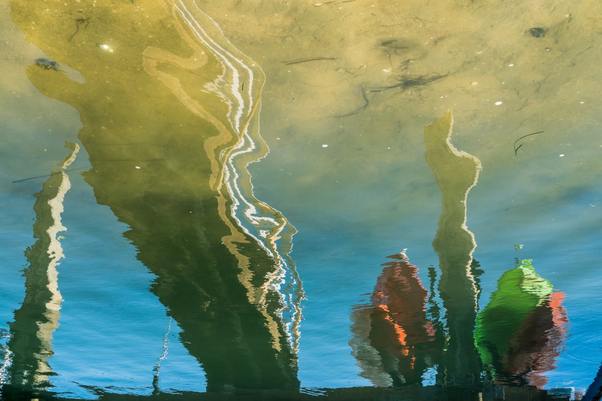 Street and travel photographs of Balboa Island California taken by Mary Catherine Messner for mctravelpics.com.