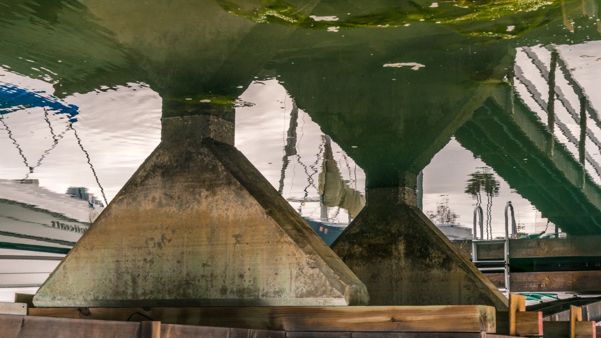 Street and travel photographs of Balboa Island California taken by Mary Catherine Messner for mctravelpics.com.