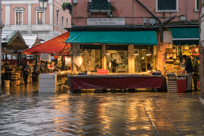 Street and travel photographs of Venice Italy taken by Mary Catherine Messner for mctravelpics.com.