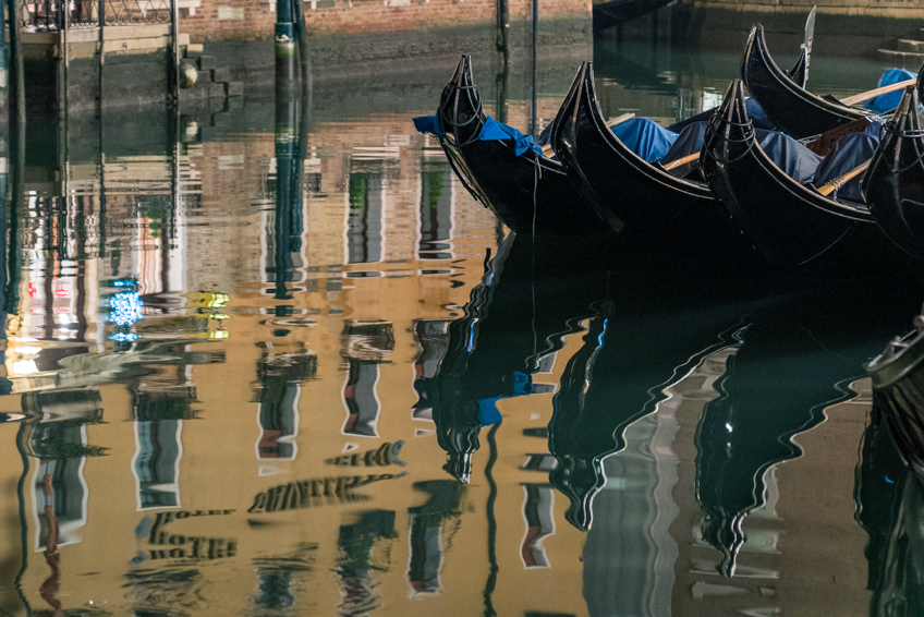 Street and travel photographs of Venice Italy taken by Mary Catherine Messner for mctravelpics.com.