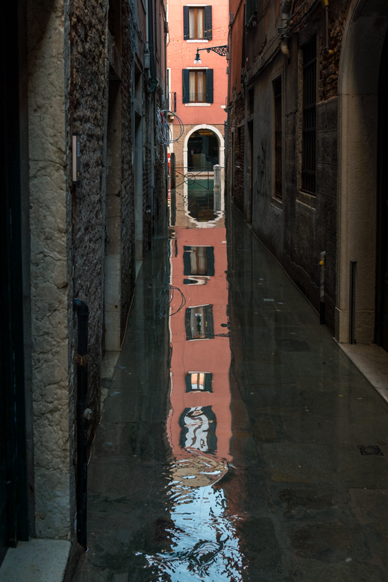 Street and travel photographs of Venice Italy taken by Mary Catherine Messner for mctravelpics.com.