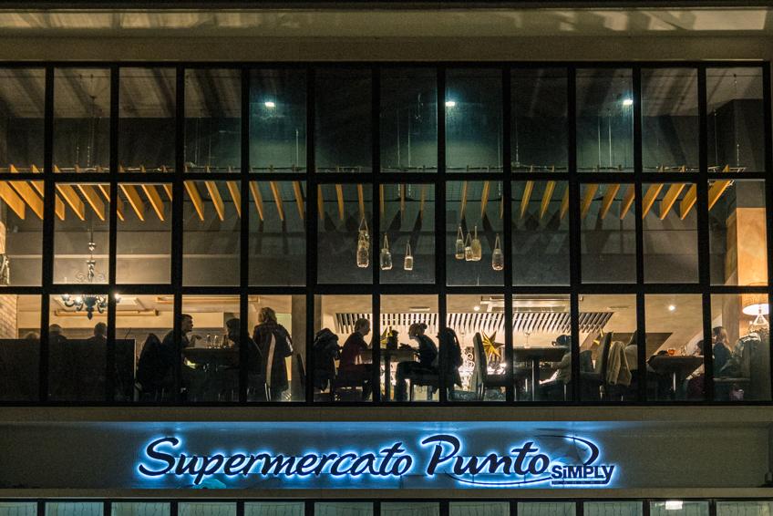 Street and travel photographs of Venice Italy taken by Mary Catherine Messner for mctravelpics.com.