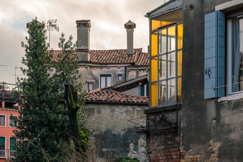 Street and travel photographs of Venice Italy taken by Mary Catherine Messner for mctravelpics.com.