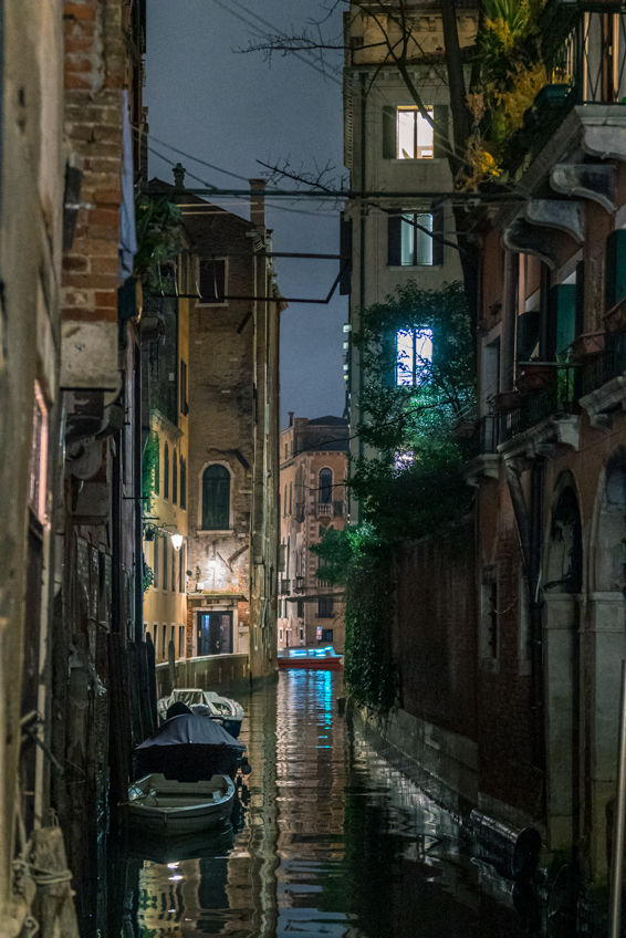 Street and travel photographs of Venice Italy taken by Mary Catherine Messner for mctravelpics.com.