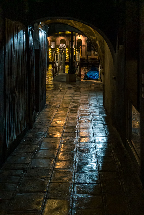 Street and travel photographs of Venice Italy taken by Mary Catherine Messner for mctravelpics.com.