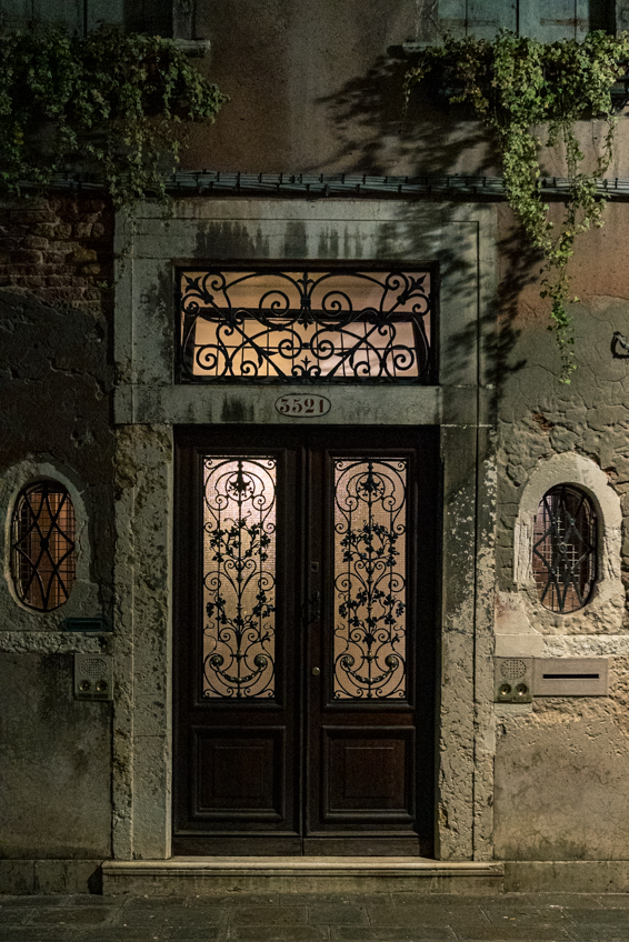 Street and travel photographs of Venice Italy taken by Mary Catherine Messner for mctravelpics.com.