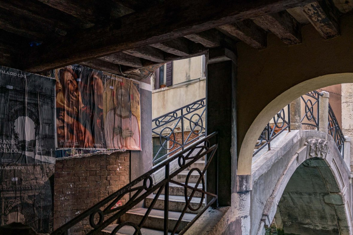 Travel and street photography of Venice or Venezia, Italy made by New York photographer Mary Catherine Messner (mcmessner).