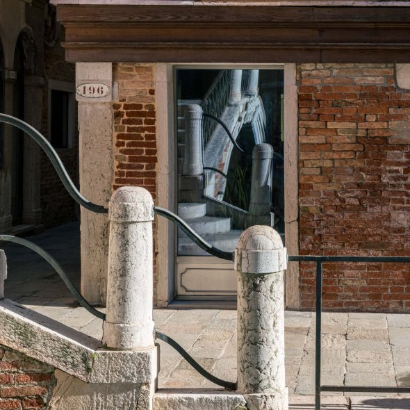 Travel and street photography of Venice or Venezia, Italy made by New York photographer Mary Catherine Messner (mcmessner).