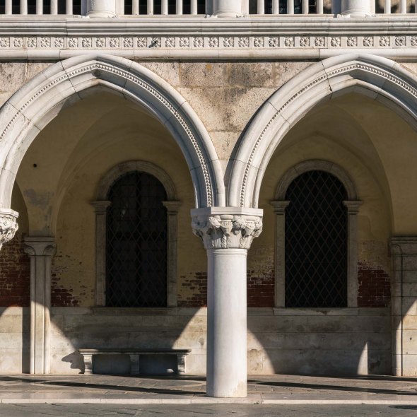 Travel and street photography of Venice or Venezia, Italy made by New York photographer Mary Catherine Messner (mcmessner).