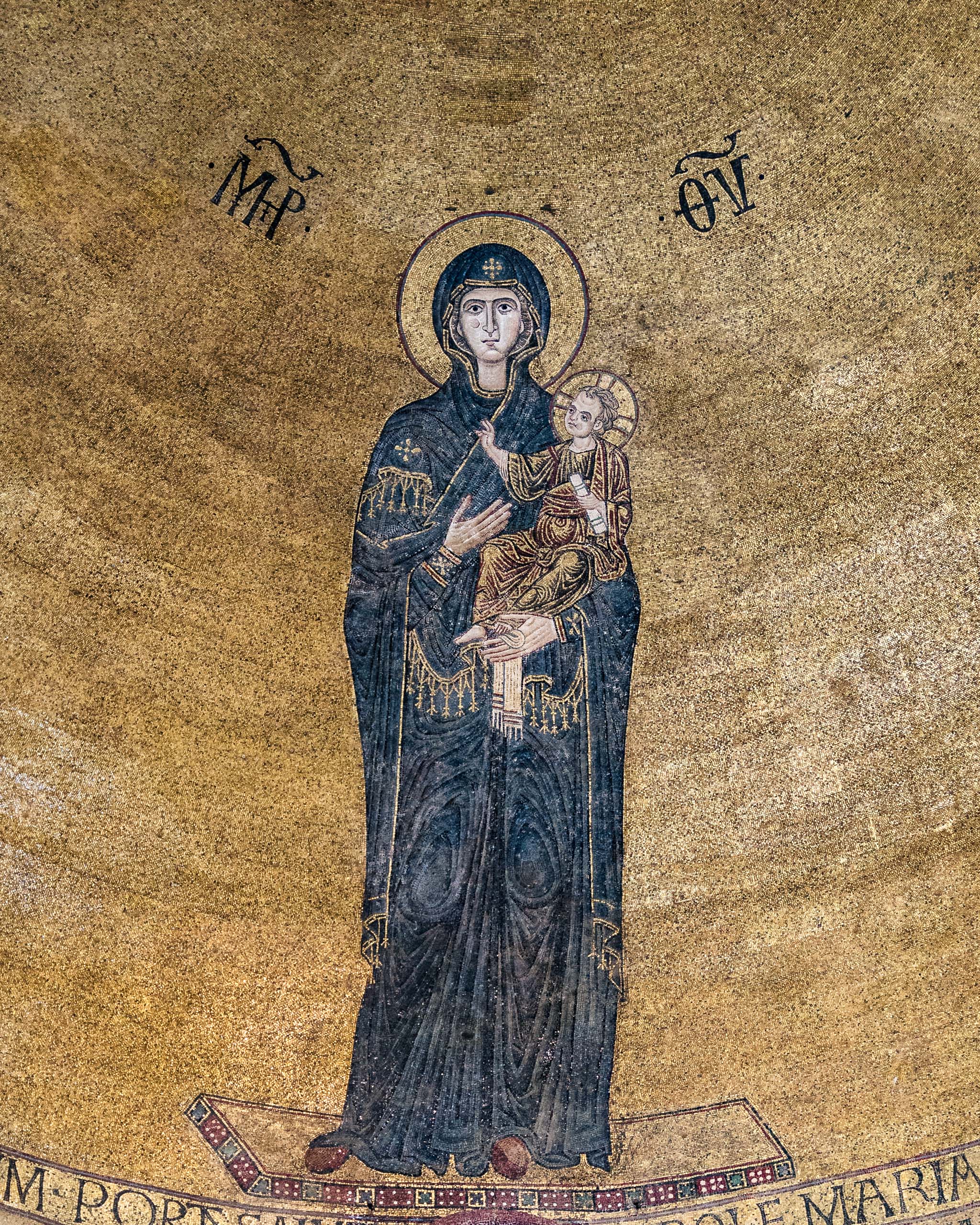 Travel and street photography of Venice, Veneto, Italy made by New York photographer Mary Catherine Messner (mcmessner).