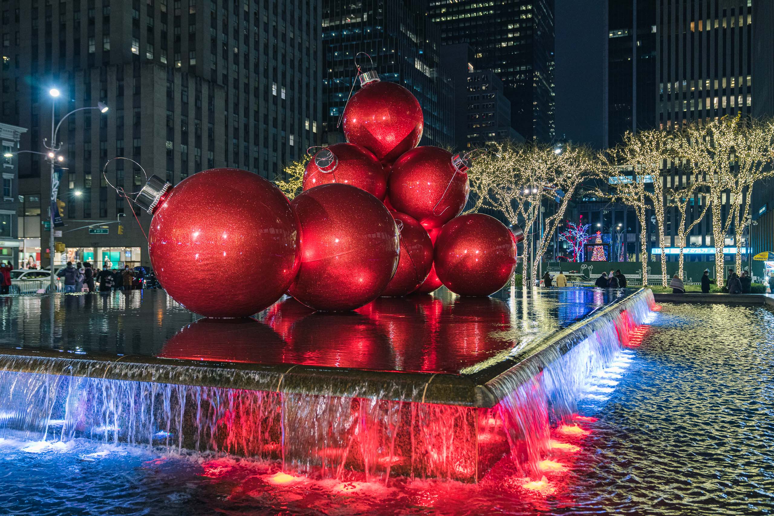 Travel and street photography of Christmas in New York City, New York, USA made by New York photographer Mary Catherine Messner (mcmessner).