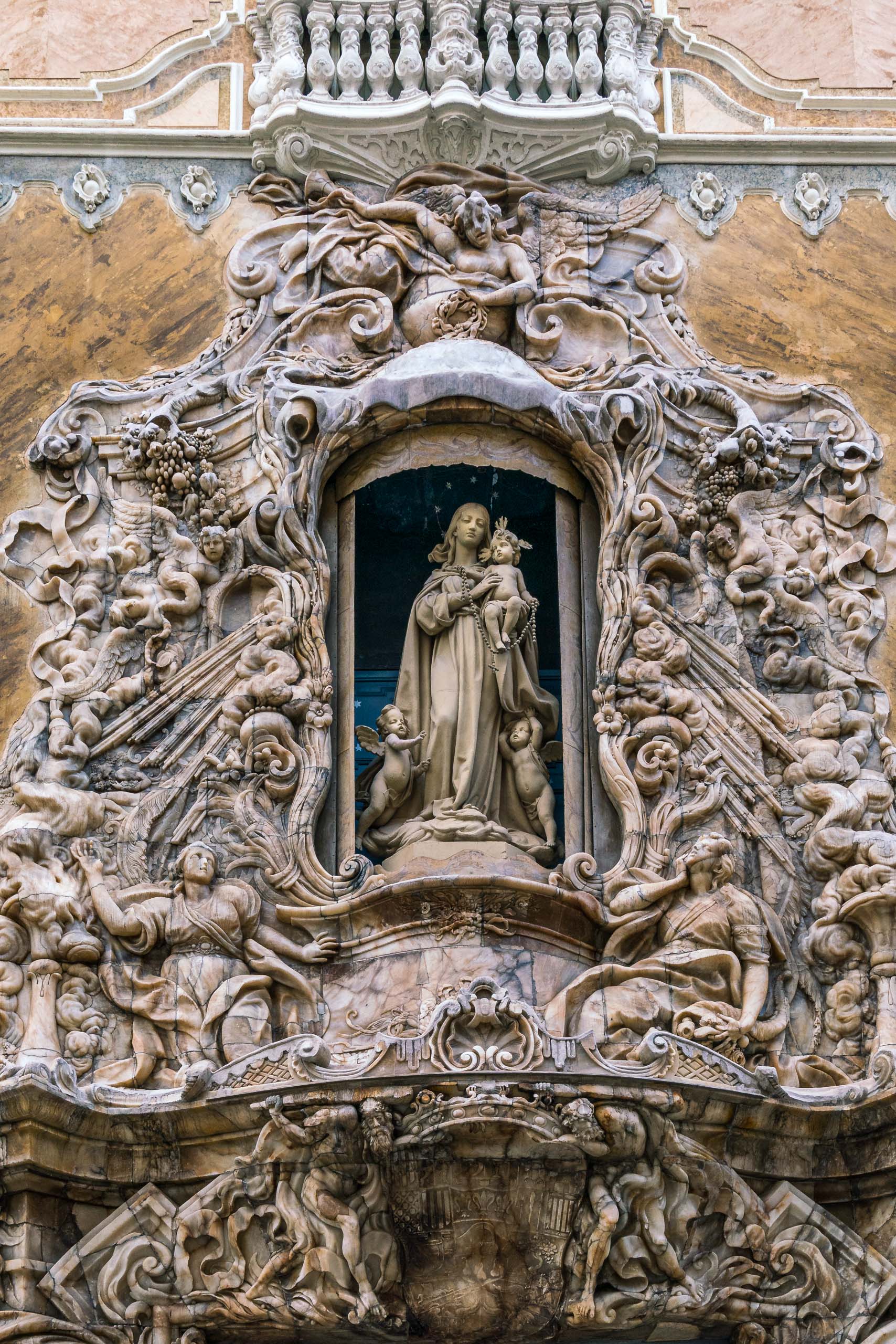 Travel and street photography of Valencia Spain made by New York photographer Mary Catherine Messner (mcmessner).