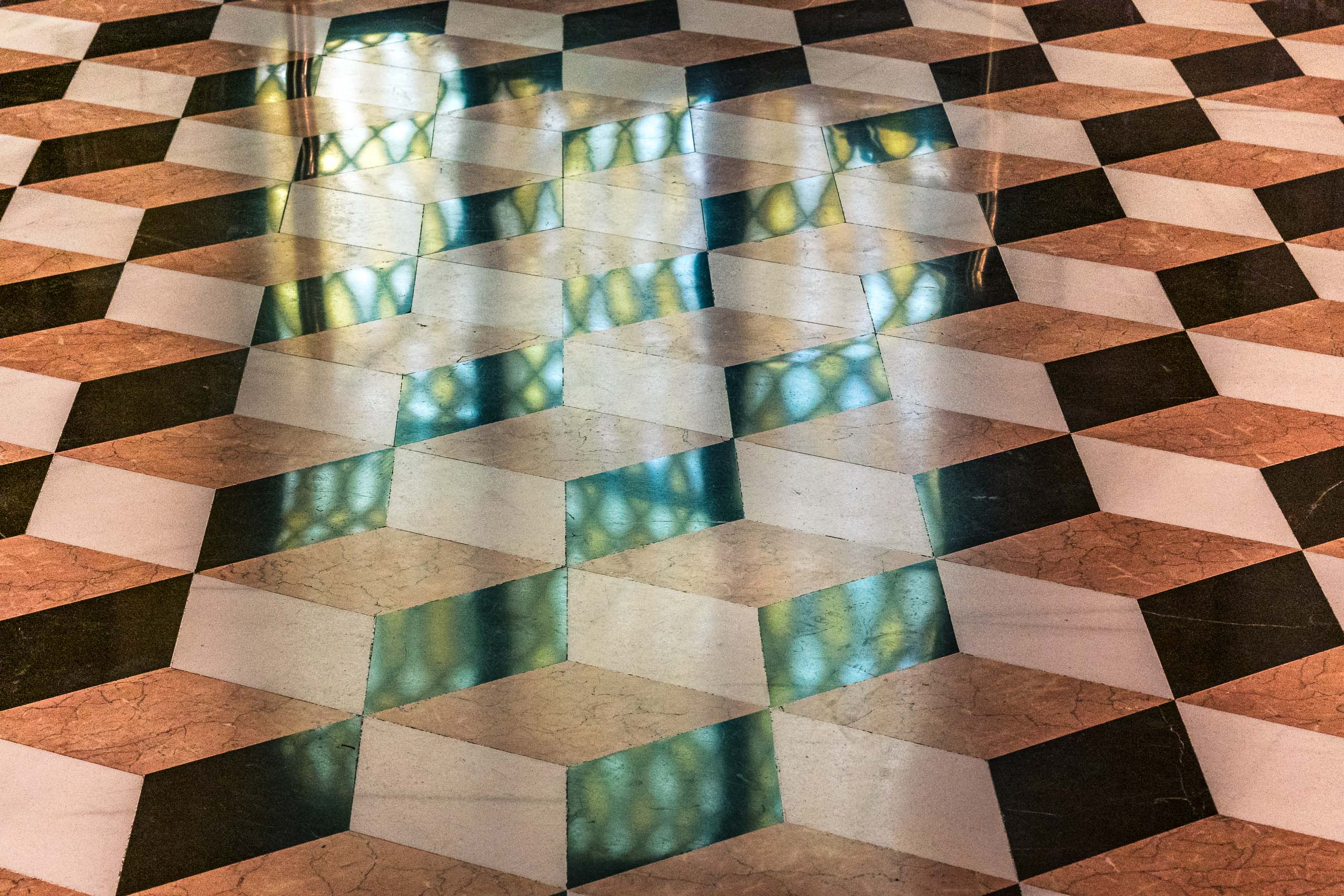 Travel and street photography of Valencia Spain made by New York photographer Mary Catherine Messner (mcmessner).