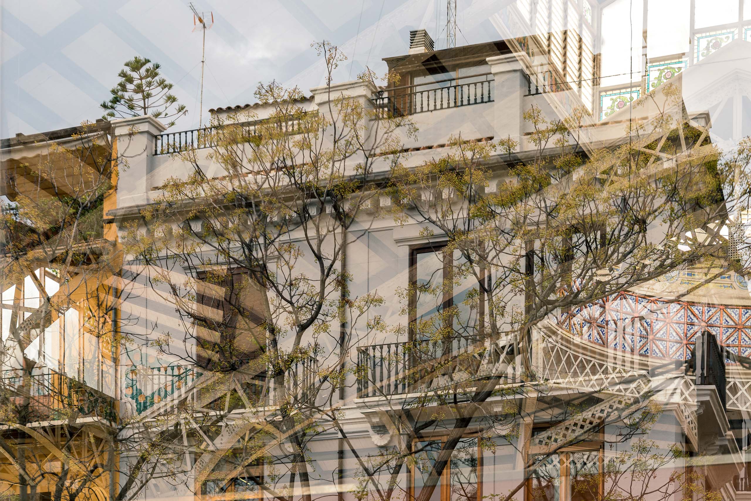 Travel and street photography of Valencia Spain made by New York photographer Mary Catherine Messner (mcmessner).