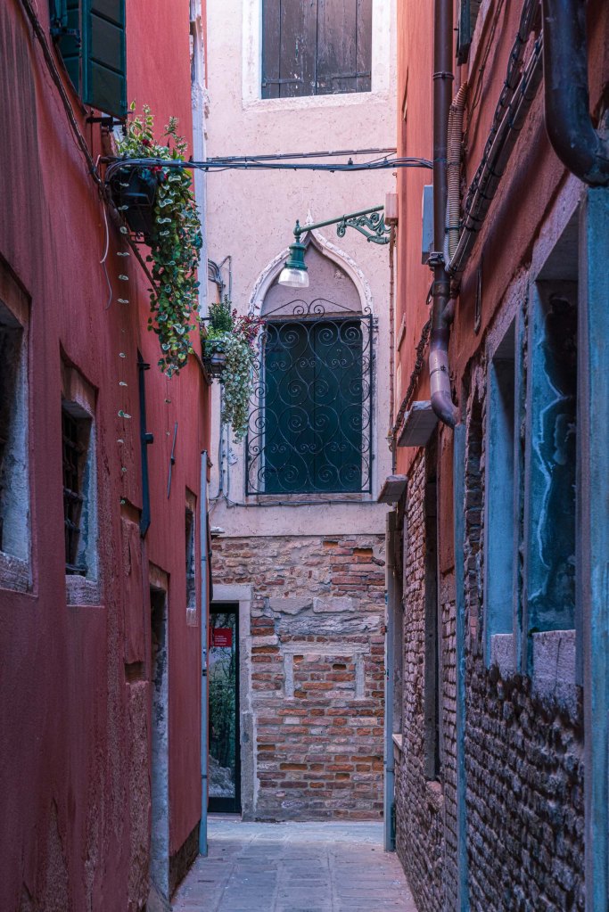 Travel and street photography of Venice Veneto Italy made by New York photographer Mary Catherine Messner (mcmessner).