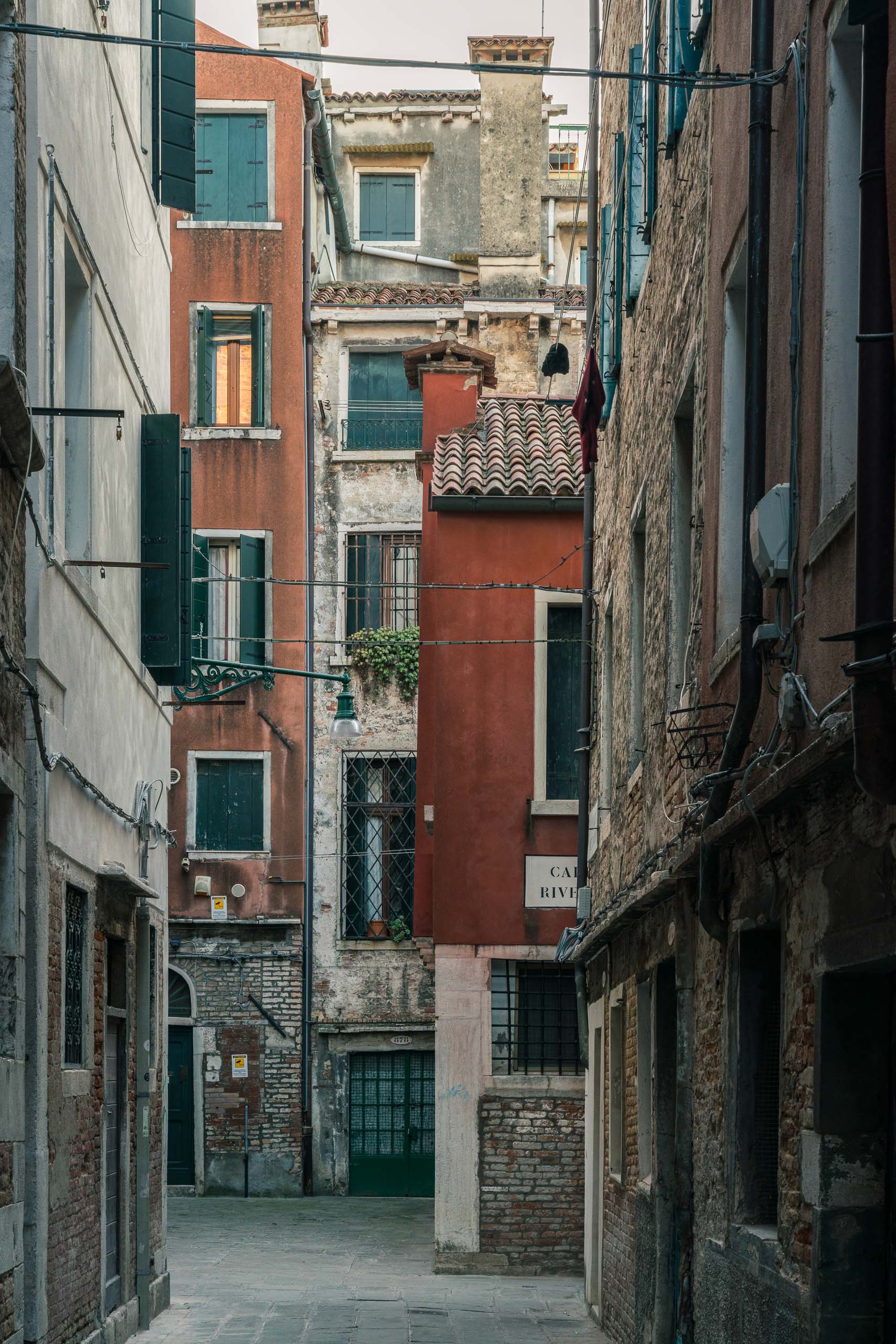 Travel and street photography of Venice Veneto Italy made by New York photographer Mary Catherine Messner (mcmessner).