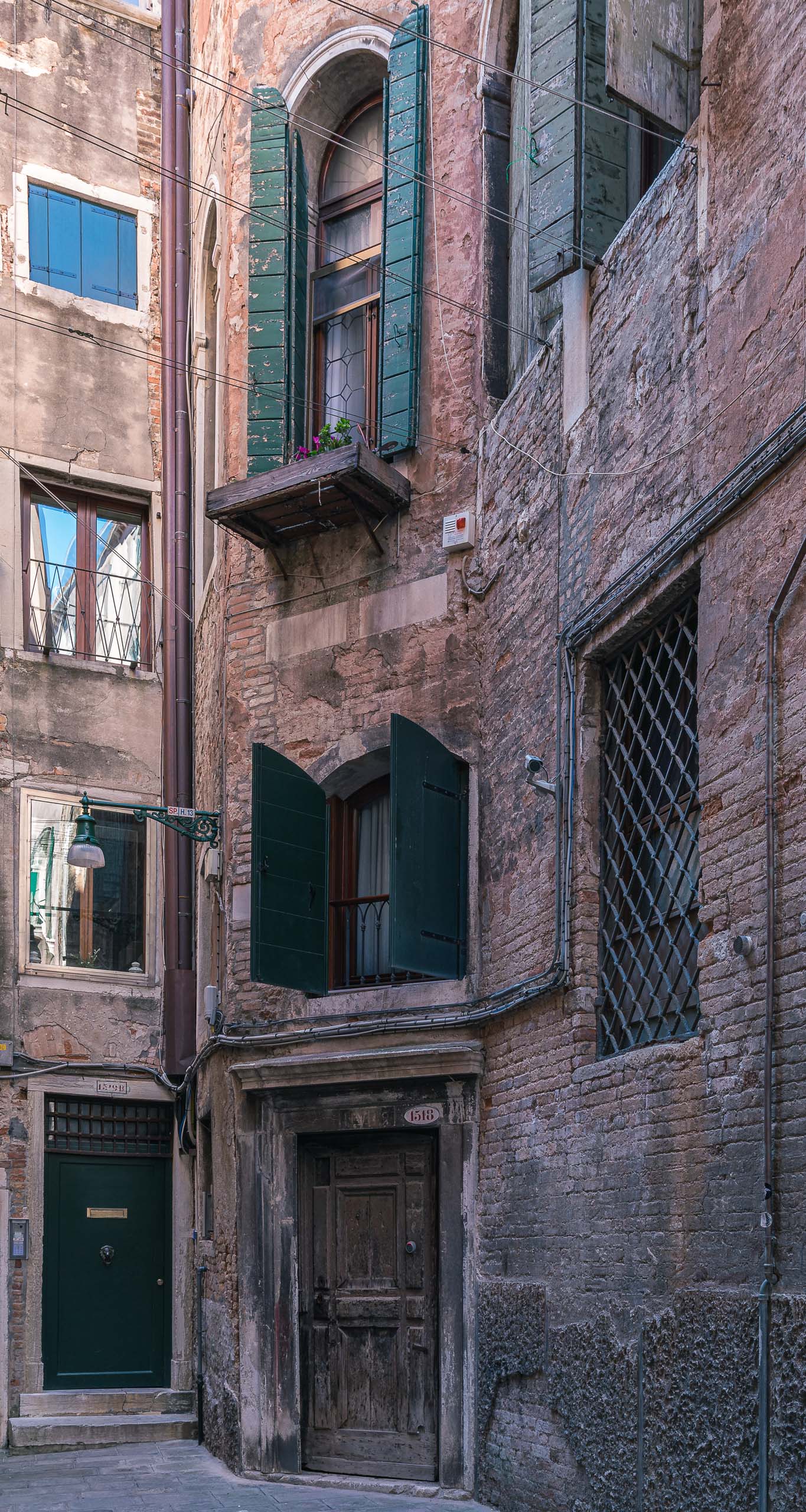 Travel and street photography of Venice Veneto Italy made by New York photographer Mary Catherine Messner (mcmessner).