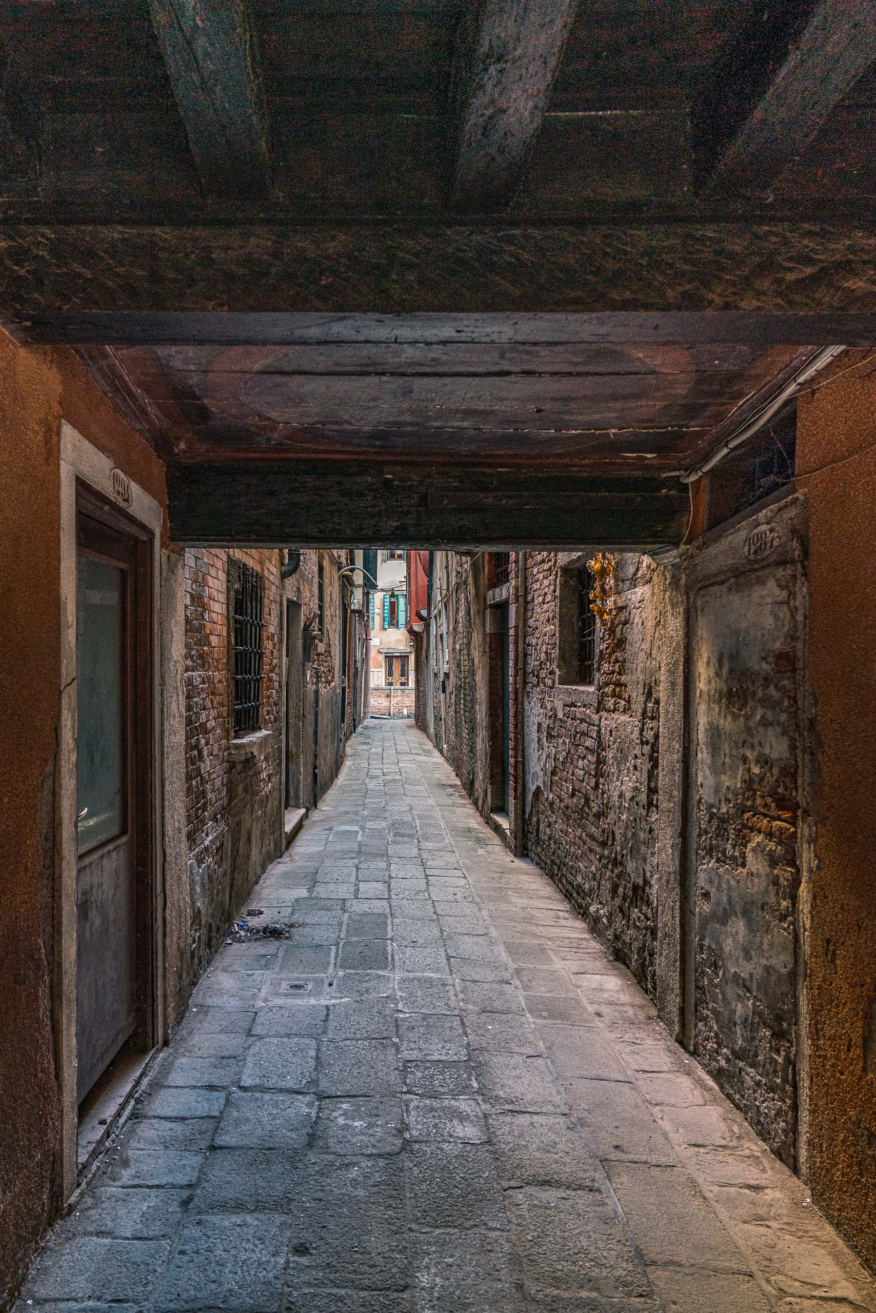 Travel and street photography of Venice Veneto Italy made by New York photographer Mary Catherine Messner (mcmessner).
