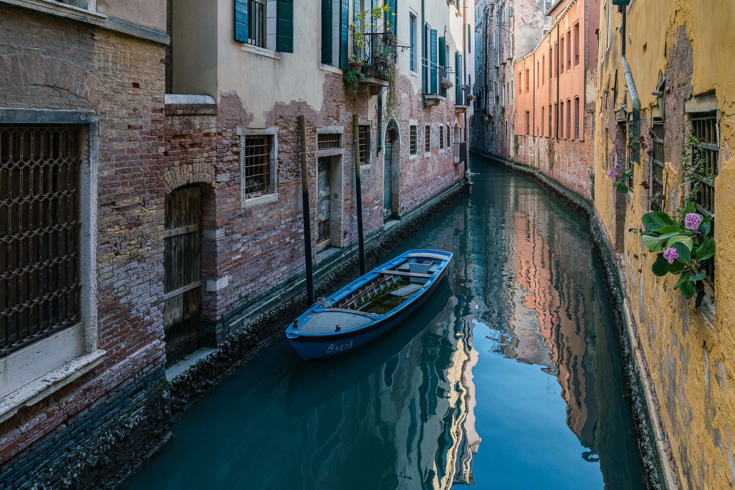 Travel and street photography of Venice Veneto Italy made by New York photographer Mary Catherine Messner (mcmessner).