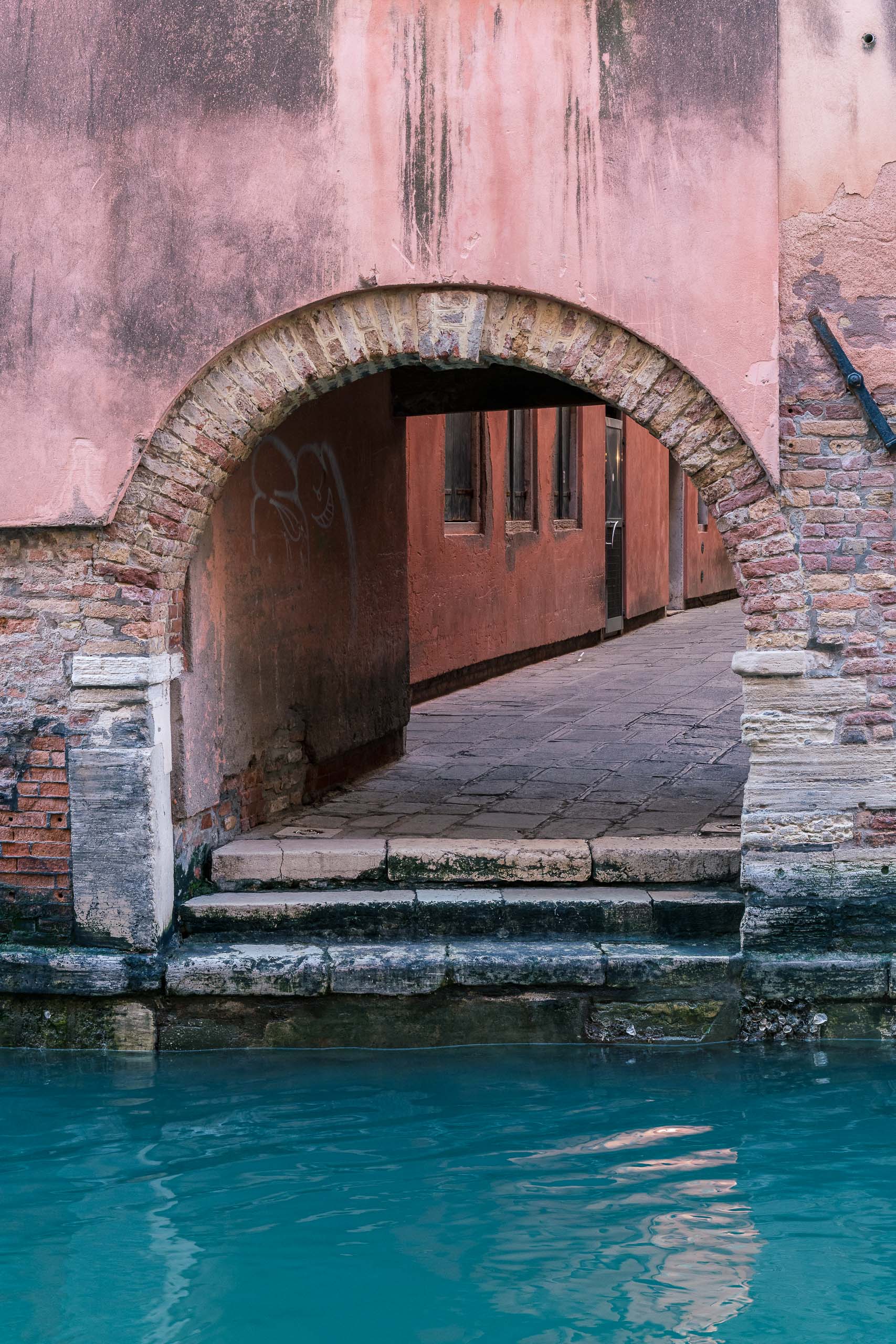 Fine Art and travel photography of the back streets of Venice Veneto Italy made by New York photographer Mary Catherine Messner (mcmessner).