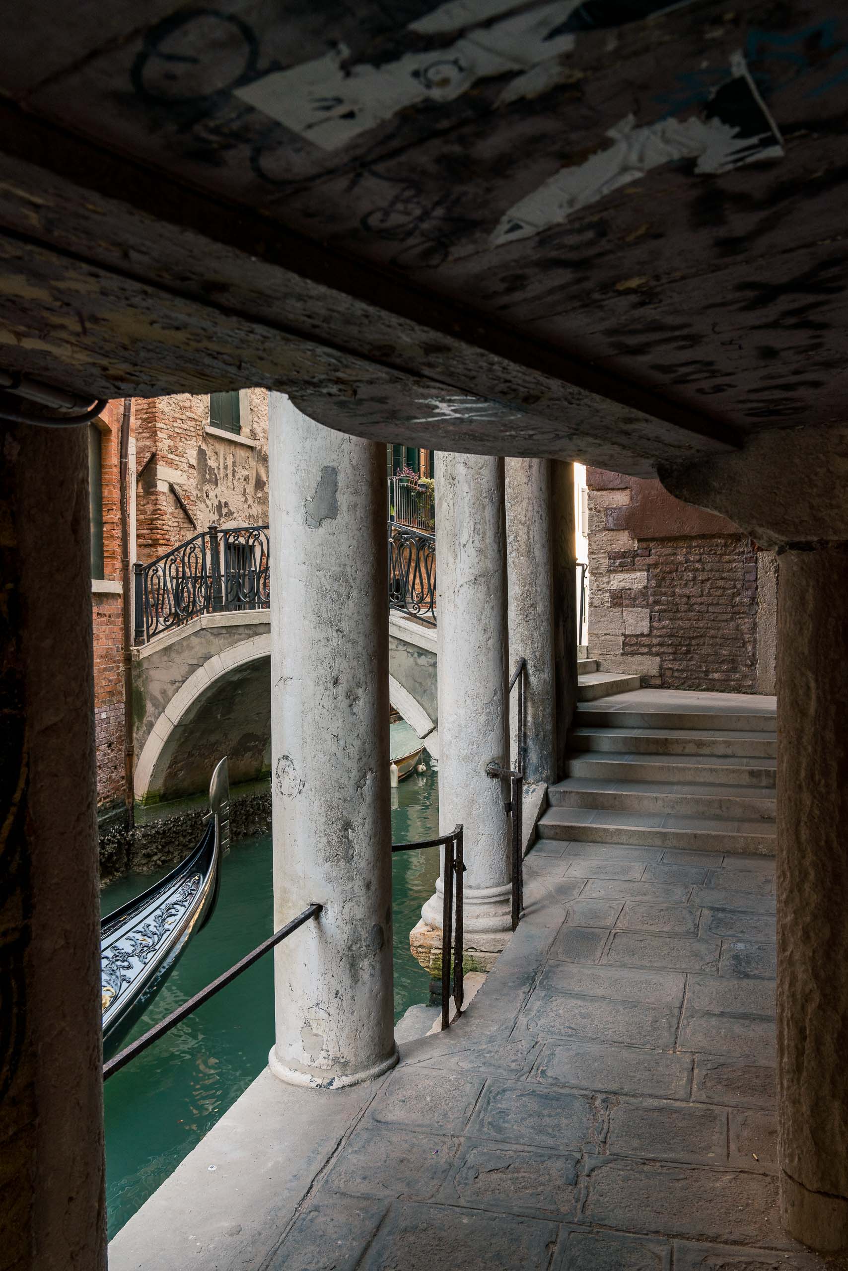 Fine Art and travel photography of the back streets of Venice Veneto Italy made by New York photographer Mary Catherine Messner (mcmessner).