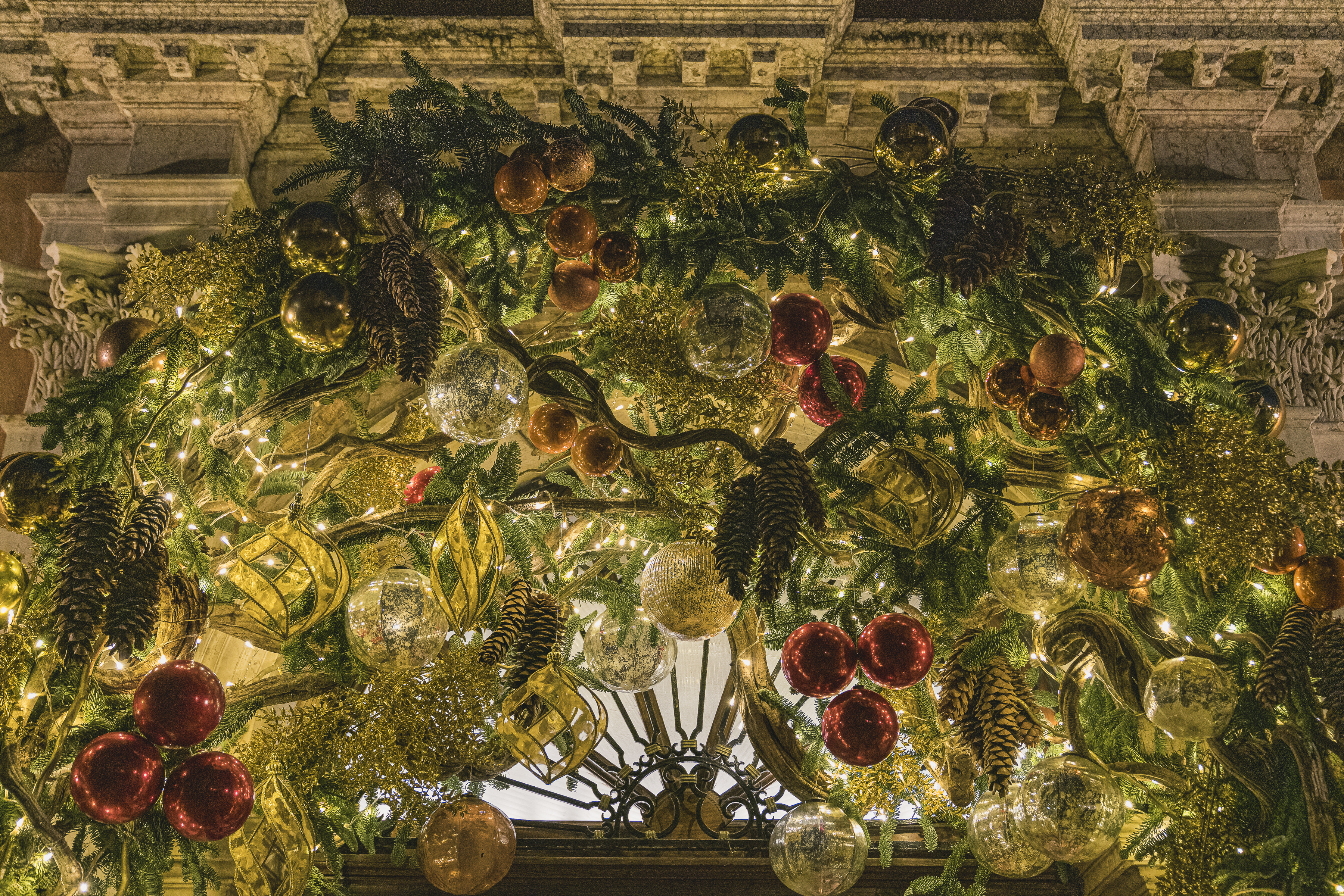 Fine Art and travel photography of Christmas in Venice Veneto Italy made by Chicago photographer Mary Catherine Messner (mcmessner).