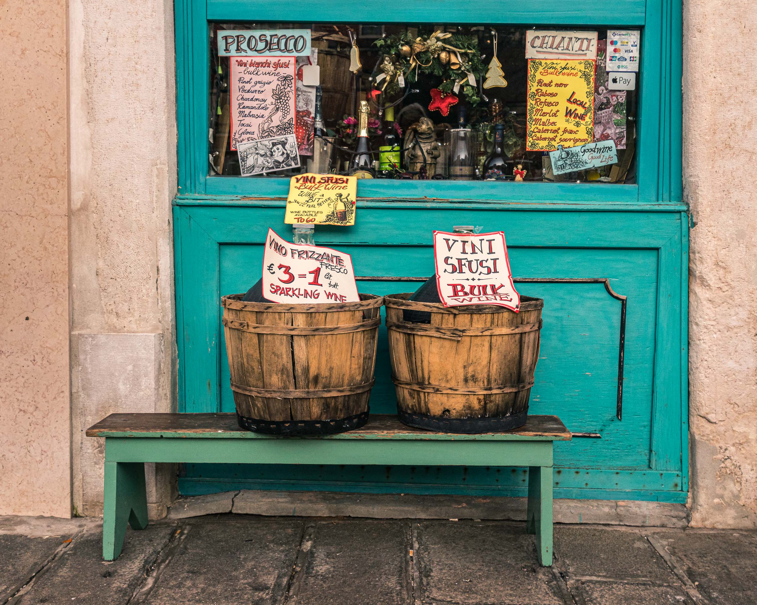 Fine Art and travel photography of Christmas in Venice Veneto Italy made by Chicago photographer Mary Catherine Messner (mcmessner).