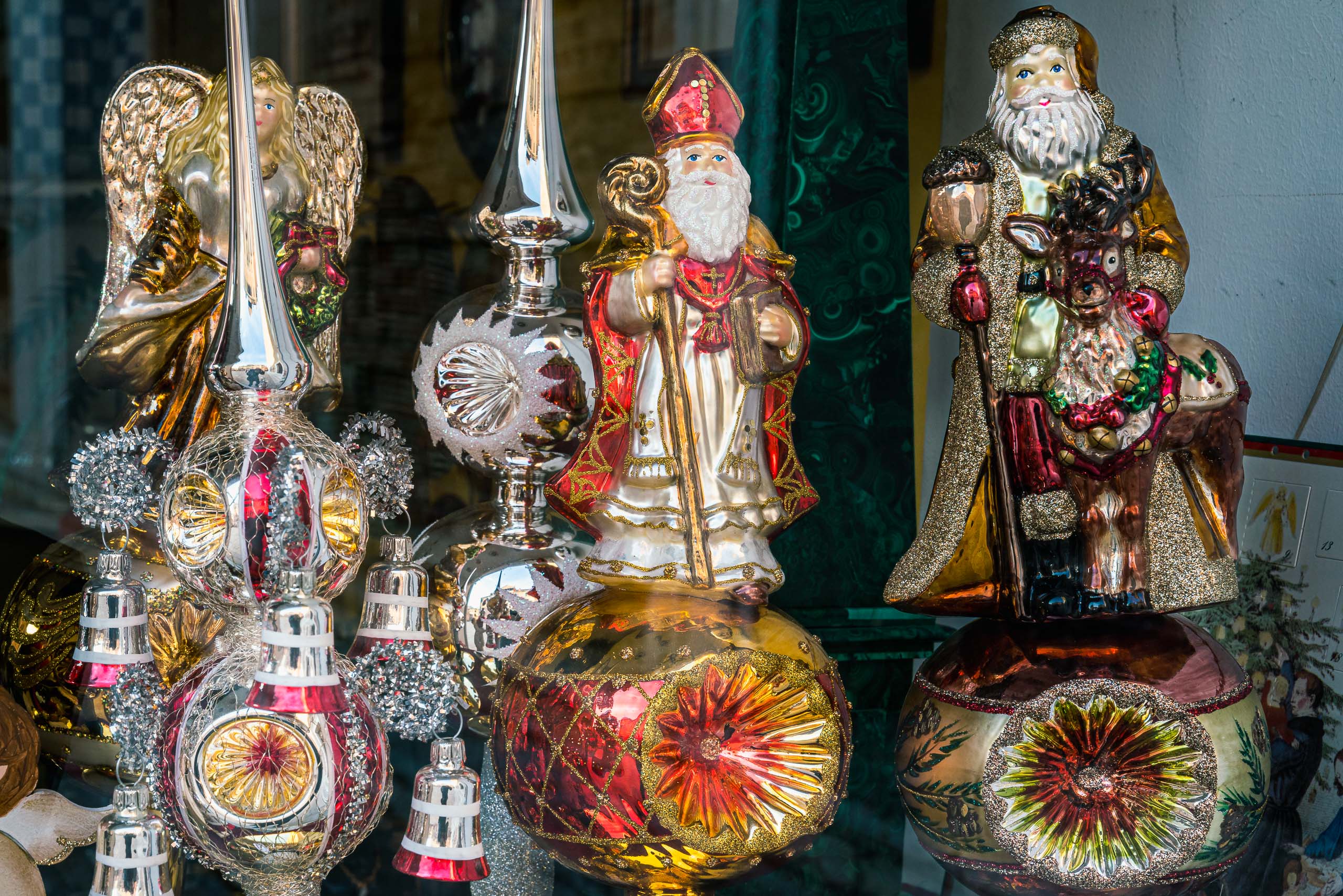 Fine Art and travel photography of Christmas in Venice Veneto Italy made by Chicago photographer Mary Catherine Messner (mcmessner).